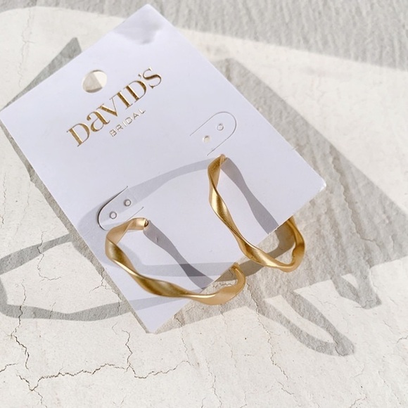 4/$25 David's Bridal Twisted Hoop Earrings - Picture 3 of 5